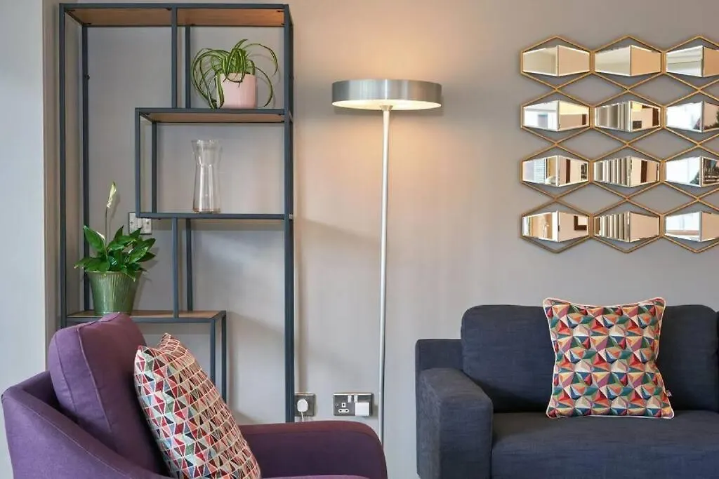 Large Stylish Bright & Luxurious 2 Bed Apartment Dublin 0*,  Irland