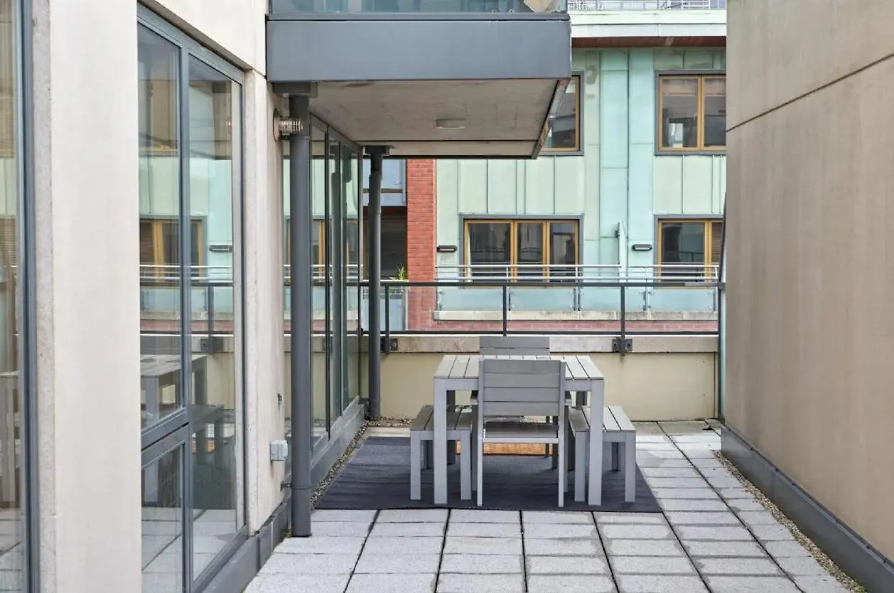 Large Stylish Bright & Luxurious 2 Bed Apartment Dublin Ireland