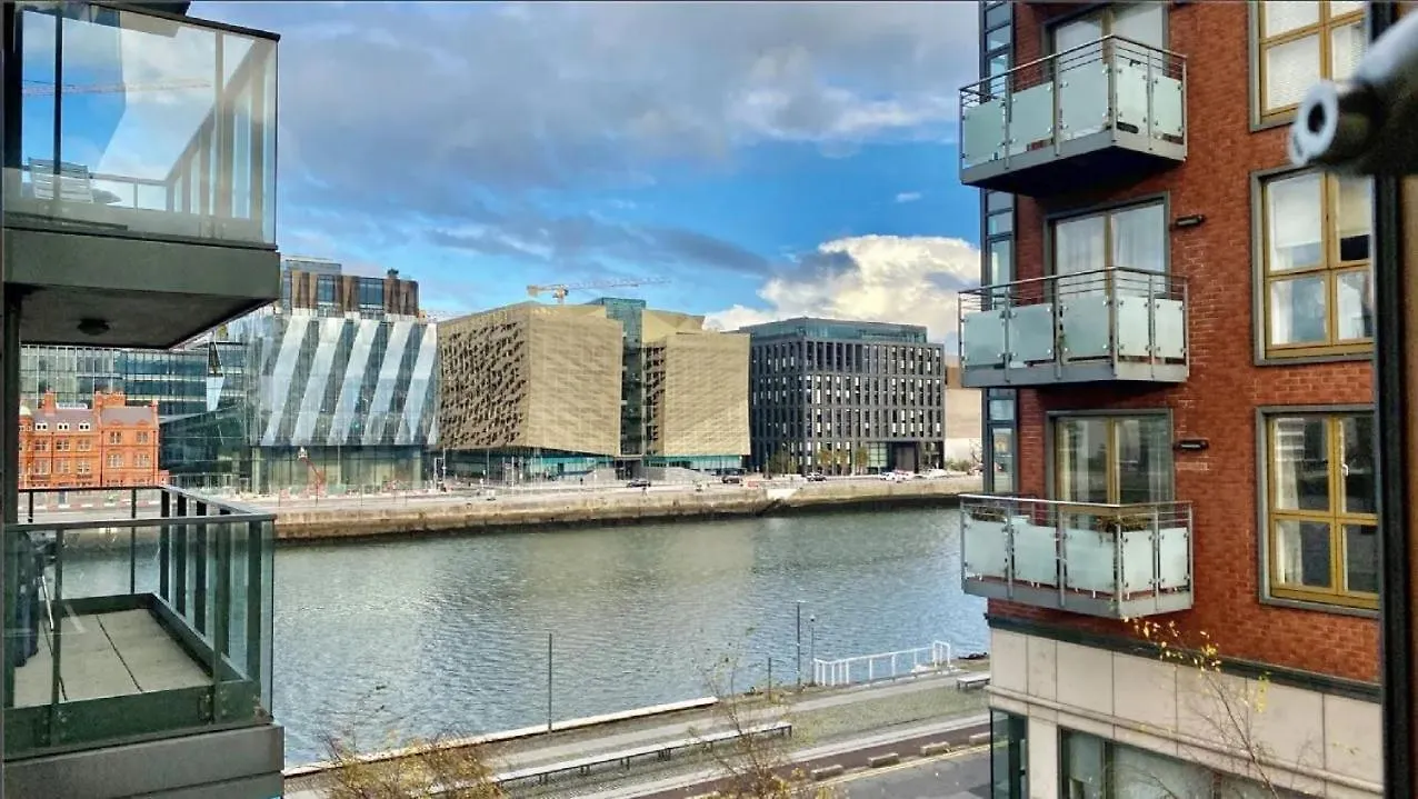 Holiday home Large Stylish Bright & Luxurious 2 Bed Apartment Dublin