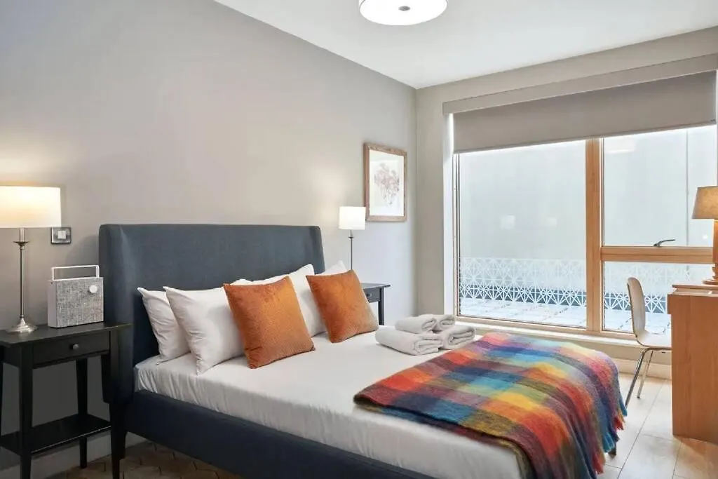 Large Stylish Bright & Luxurious 2 Bed Apartment Dublin